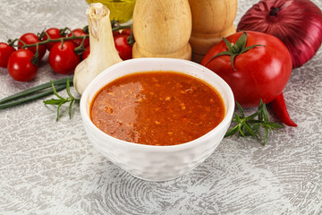 Hot tomato soup with diced chicken