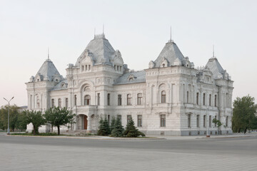 Fototapeta premium historical building in tyumen highlighting intricate vintage details and architectural features