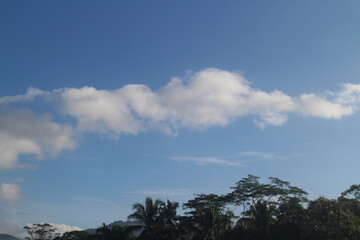 natural scenery, sky, fog, clouds and mountains.