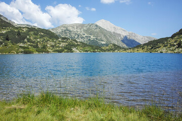 Fototapeta premium Landscape of Pirin Mountain near Banderitsa Area, Bulgaria