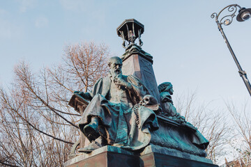 Fototapeta premium Glasgow Scotland: 8th Jan 2025: historic significance of the Glasgow Kelvin walkway statue, Philosophy and Inspiration