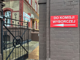 Komisja wyborcza, wybory w Polsce, znak "do komisji wyborczej"