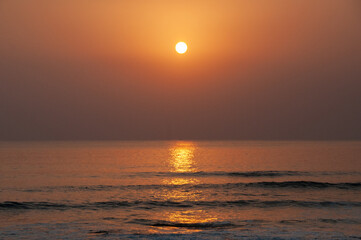 南国の朝、静かに始まる