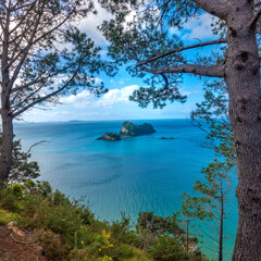 View of Mahurangi Island (Goat Island) from the Cathedral Cove lookout trail, Coromandel Peninsula,...