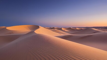 Naklejka premium Golden desert dunes under a twilight sky, where flowing sand formations meet a soft gradient of blues and purples, capturing the silence of a vast wilderness.