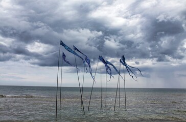 Fototapeta premium decorazioni sulla spiaggia di Cervia in occasione dell'annuale festival internazionale degli aquiloni 
