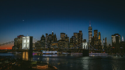 Obraz premium New york city at night, panoramic views of NYC, new york city from manhattan bridge