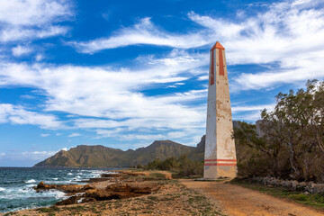 Peilturm an der Küste bei Betlem, Bucht von Alcudia, Mallorca