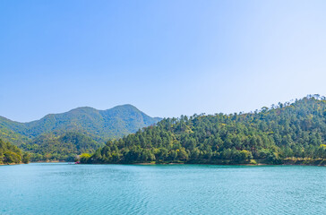 Serene Mountain Lake Scenery