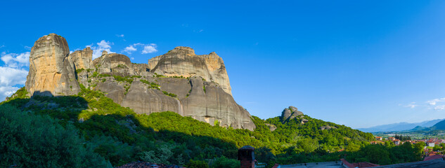 Piękny poranek z widokiem na Meteory © Krzysiek Cegiełka