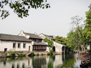 中国　烏鎮　西柵　白い建物