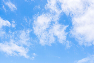 雨上がりの澄んだ青空と白い雲103