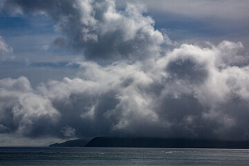 奄美大島の梅雨空の朝。