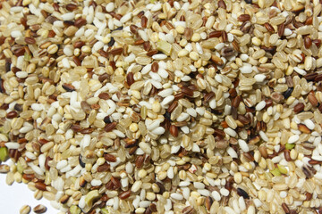 These are grains of mixed grain.