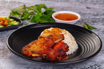 Spicy roasted chicken wing with rice