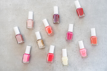 カラフルなマニキュア