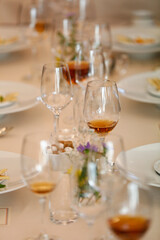 パーティー会場のワイングラス