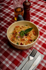 alfredo sauce pasta in a bowl.