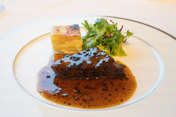 フレンチレストラン「ラ・メール」の松阪牛フィレ肉ステーキ　トリュフソース