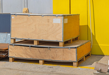 Stacked Heavy Load Wooden Case Box Cargo Pallet Packages