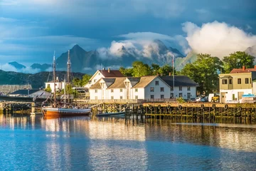 Gordijnen Poolcirkel The old harbor of Svolvaer, Lofoten Islands, Norway.  © Luis