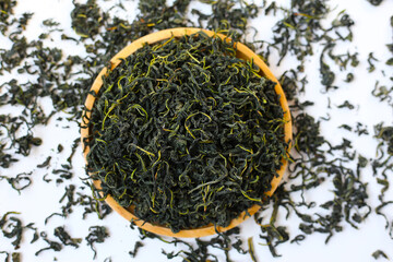 Dried mulberry leaves, commonly used for herbal tea and traditional remedies.