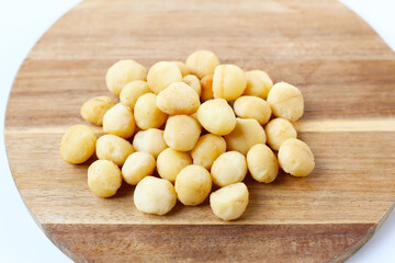 Deliciously salted roasted macadamia nuts