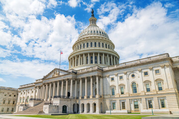 Obraz premium Wide View of the United States Capitol Dome