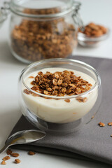 granola with yogurt