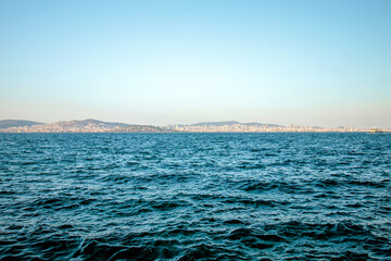 Obraz premium Sea view of the maltepe kartal district coast in istanbul 