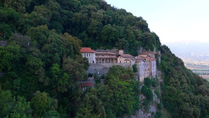 Il Santuario Francescano del Presepe di Greccio, Rieti, Lazio, Italia.
Ripresa aerea con drone del...