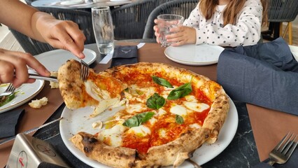 pizza pitsa hot fresh cheese and basilico