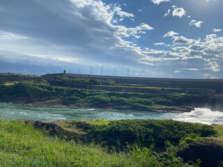 Usina Hidrel&eacute;trica de Itaipu