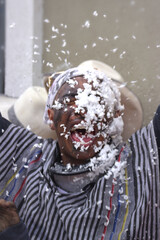 Alegría desbordante durante el Carnaval de Negros y Blancos en Pasto, Colombia