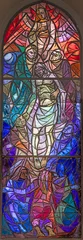 Fototapete FLORENCE, ITALY - MARCH 21, 2025: The Pieta - Deposition on the modern stained glass in the church Chiesa di San Francesco by P. Alberto Farina from year 1971. © Renáta Sedmáková