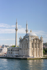 Naklejka premium Istanbul, Turkey: Ortakoy Mosque (Buyuk Mecidiye Camii, Great Mosque of Sultan Abdulmejid) in Besiktas, at the waterside of the Ortakoy pier square, one of the most popular locations on the Bosphorus