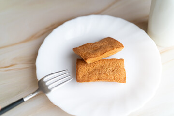 Financier and White Mug on Plate④