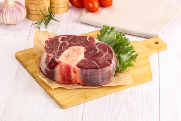 Raw beef ossobuco for roast