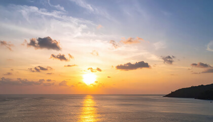 Naklejka premium Nature beautiful Light Sunset or sunrise sky over sea background