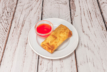 spring rolls in China, Western ones are typically larger,