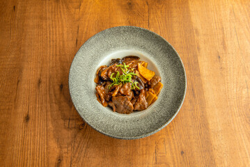 Beef with Bamboo and Mushrooms