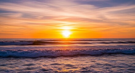 Fototapeta premium Spectacular Ocean Sunset Vibrant Colors and Rolling Waves