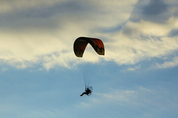 lot paralotnią © Ad-Lud