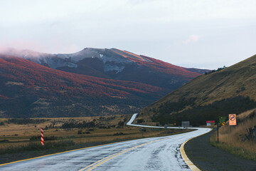 Ruta Patagônia Chilena. Estrada e Montanhas. Patagonia Chile