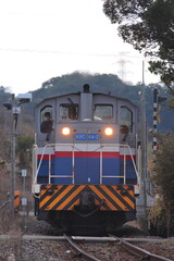 鹿島臨港線を走行する鹿島臨海鉄道KDR64-2号機牽引の短距離貨物列車_2023/1/17撮影