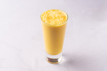 Lassy mangue boisson traditionnel Indien