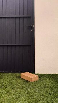 Vertical paquete recibido mensajer&iacute;a entregado 