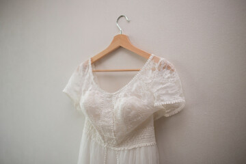 Schlichtes Brautkleid