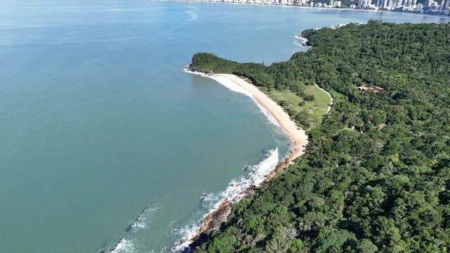A perfect blend of beachside living and natural beauty &mdash; tropical waters, sunny skies and coastal homes in one of Brazil&rsquo;s most iconic destinations.