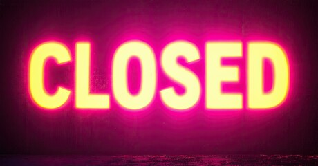 Obraz premium Bright yellow closed sign glows against vibrant pink backdrop. Dark areas above, below create contrast. Simple, direct message.